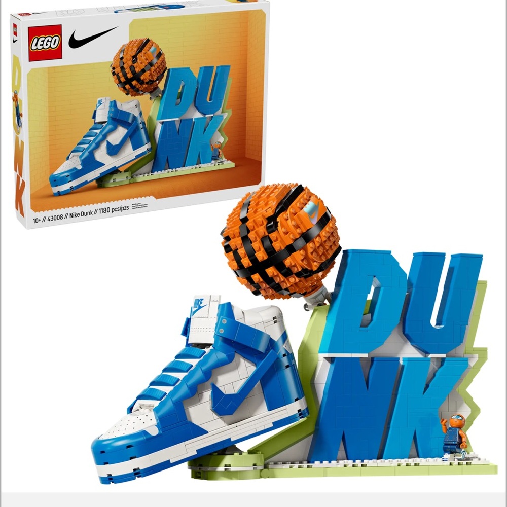 LEGO Dunk x LEGO set